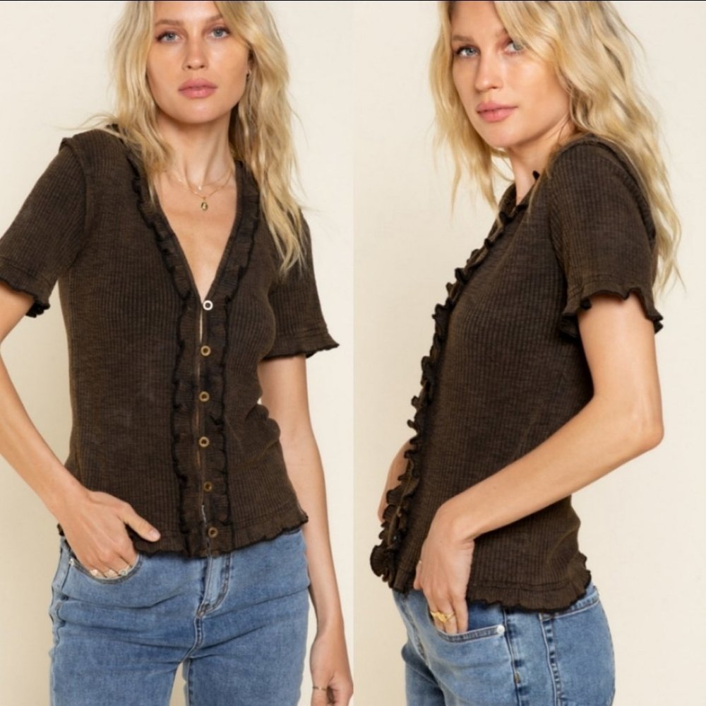47829 POL Ribbed Ruffled Hem Top - Picture 2 of 6